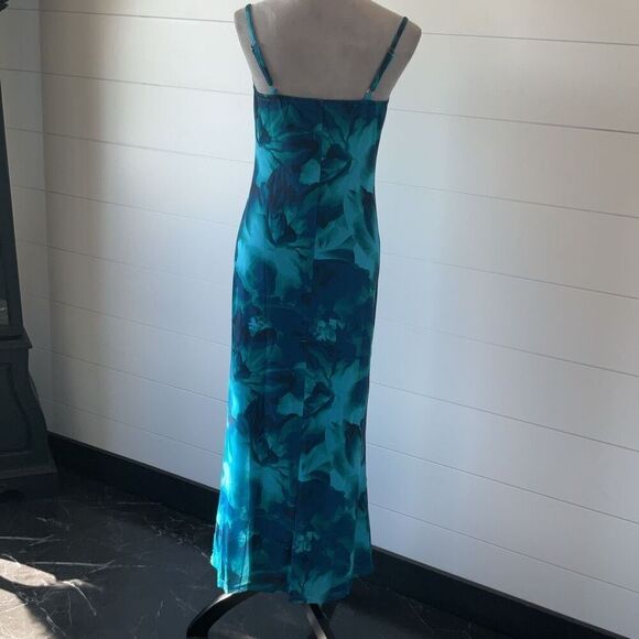 Pretty Garden Summer Floral Spaghetti Strap Maxi Dress Size Medium - Picture 8 of 11